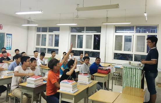新生班級(jí)選班委.jpg